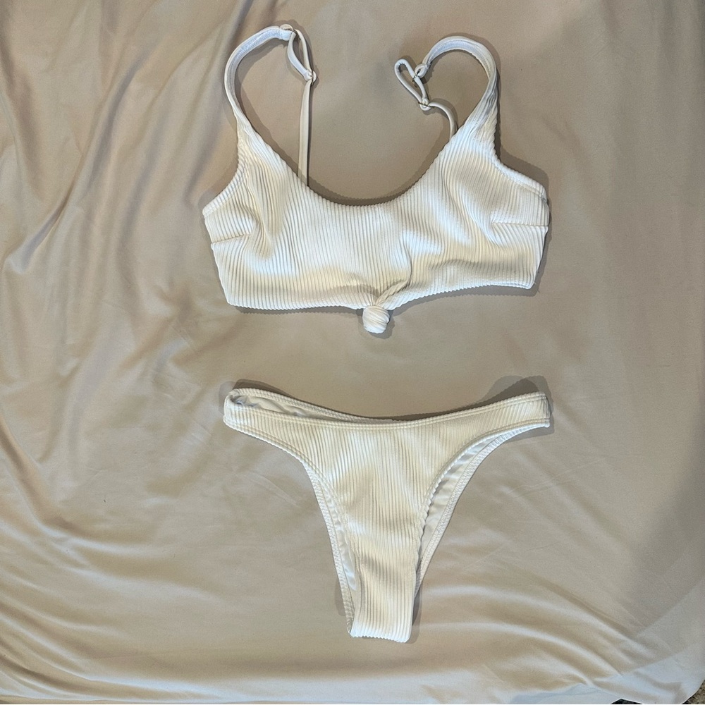 NWOT Hollister Knot Tie Bikini Top and Cheeky Bottom